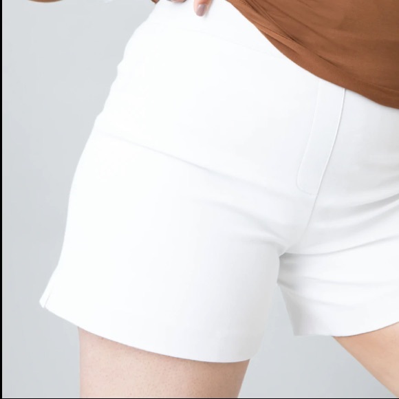 NWT Spanx On the Go 6" Shorts with Silver Lining Technology XS - Picture 3 of 10